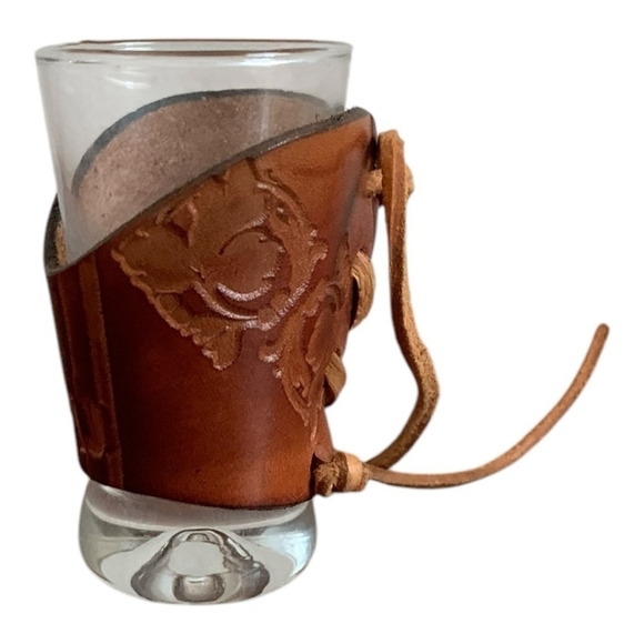 Zakopane Leather Wrapped Shot Glass Artisan Souvenir from Poland Souvenir Glass - Picture 3 of 4